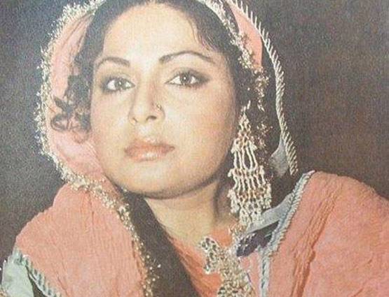 राखी की सफलता से जलते थे गुलजार, डिप्रेशन ने लगा दी थी नशे की लत