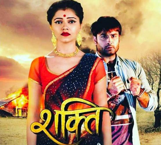 काफी बोल्ड है टीवी की यह बहू.. बॉयफ्रेंड क्लिक करते हैं हॉट तस्वीरें