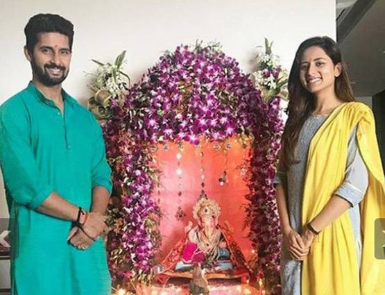 टीवी एक्टर्स ने अपने घर ऐसे किया गणपति का स्वागत, देखें PHOTOS