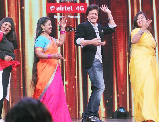 एक ही शो पर पहुंचे शाहरुख और अक्षय कुमार, हुआ ये धमाल