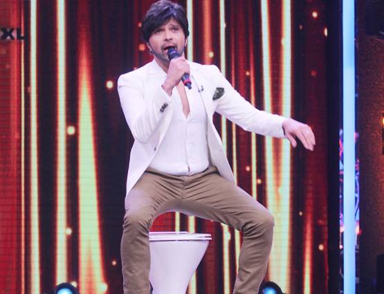 एक ही शो पर पहुंचे शाहरुख और अक्षय कुमार, हुआ ये धमाल