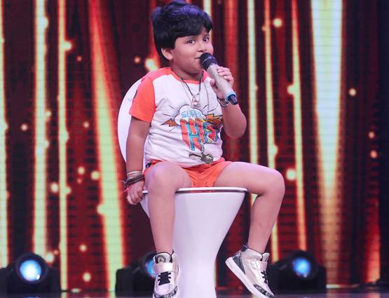 एक ही शो पर पहुंचे शाहरुख और अक्षय कुमार, हुआ ये धमाल