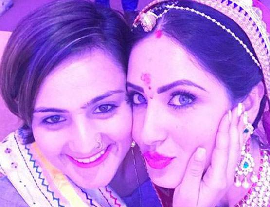 PHOTOS:'महादेव' की पार्वती ने बॉयफ्रेंड से की सगाई, 9 साल से था अफेयर