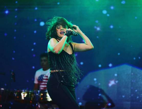 तलाक के बाद बेघर हो गई थी सुनिधि चौहान, इस एक्टर ने दी थी पनाह