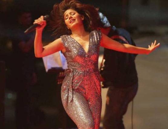 18 की उम्र में मां-बाप के खिलाफ जाकर की थी सुनिधि ने शादी, 13 साल बड़ा था पहला पति