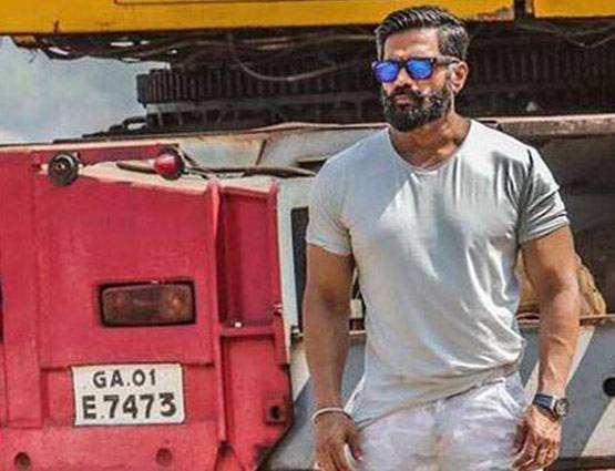 जानें- कितना है सुनील शेट्टी का बिजनेस और कितनी करते हैं कमाई