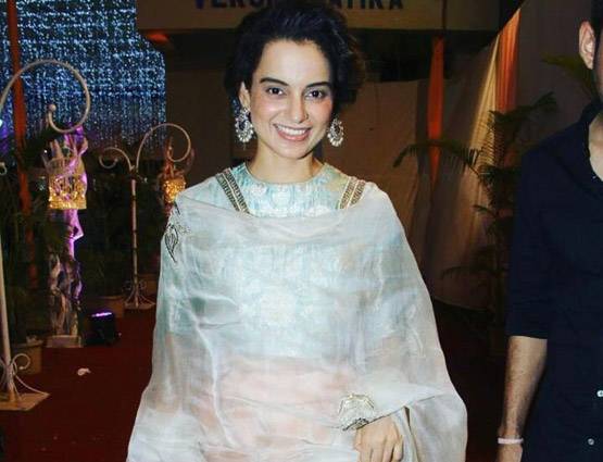 काजोल, प्रियंका से आएशा टाकिया तक, इन सर्जरियों का लिया है सहारा