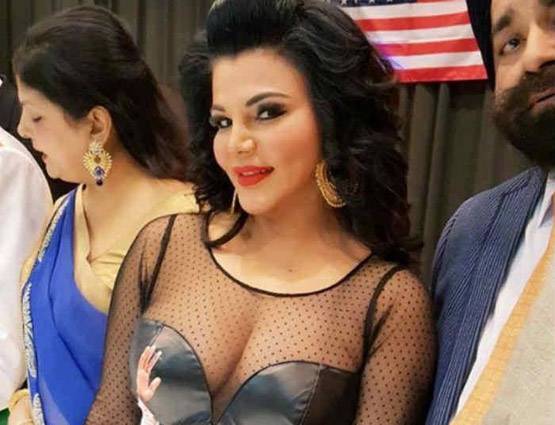 काजोल, प्रियंका से आएशा टाकिया तक, इन सर्जरियों का लिया है सहारा