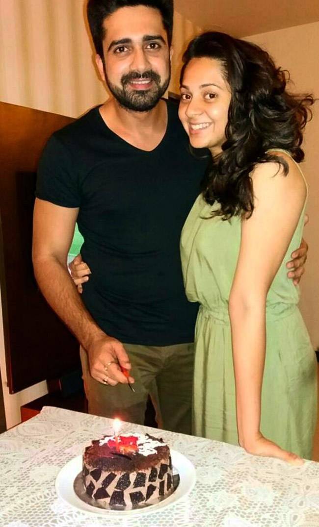 बिग बॉस कंटेस्टेंट से कहानी घर-घर तक, ऑनस्क्रीन भाई-बहन बने ये रियल कपल्स