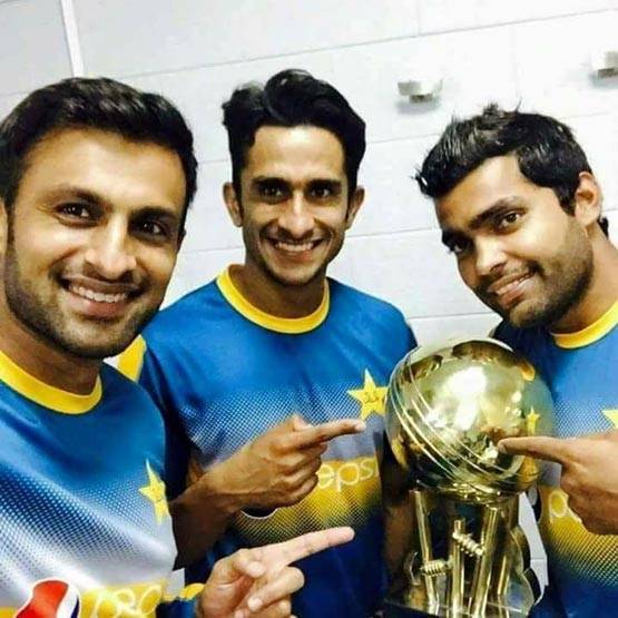 मुजरा देखते हुए पकड़ा गया था ये पाक क्रिकेटर, फिर है विवादों में