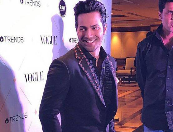 बच्चन परिवार की बहू और बेटियों का दिखा ग्लैमरस अंदाज...