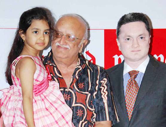 अंबानी जैसा घर, प्राइवेट जेट का मालिक है ये अरबपति, ऐसी है Luxry Life