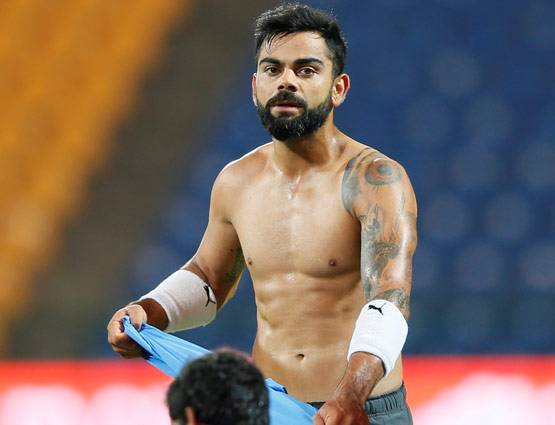 लंका में दिखा कोहली का 'बाहुबली' अंदाज, दिखाए 6 पैक एब्स