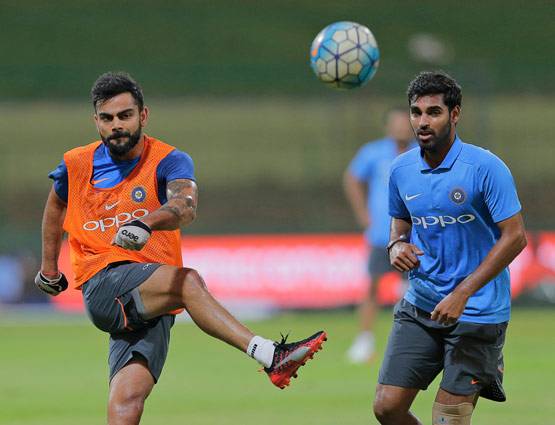 लंका में दिखा कोहली का 'बाहुबली' अंदाज, दिखाए 6 पैक एब्स