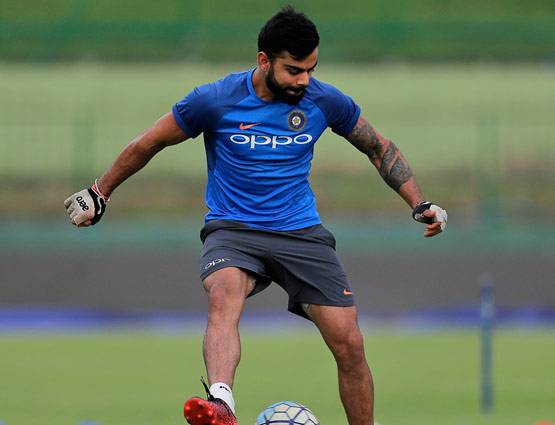 लंका में दिखा कोहली का 'बाहुबली' अंदाज, दिखाए 6 पैक एब्स