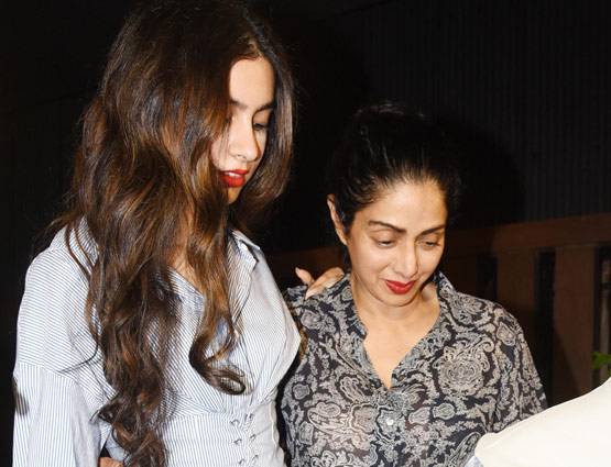 अक्षय ने आरव के साथ की कुकिंग, तो शाहिद ने मीशा के साथ खेली फुटबॉल