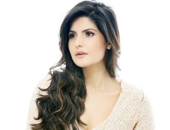 स्कूल में ऐसी दिखती थीं जरीन खान, देखकर रह जाएंगे हैरान