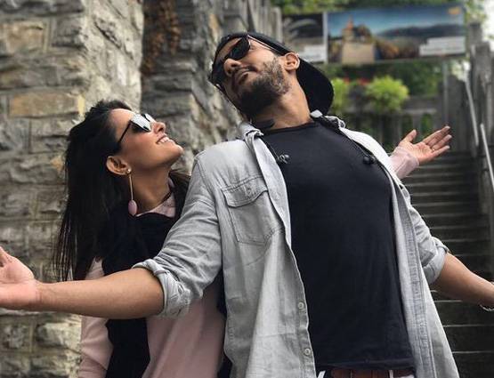 पति संग यहां रोमांटिक हाॅलीडे मना रही है ये एक्ट्रेस, देखें PHOTOS