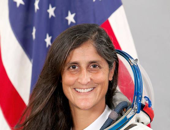 अमेरिकी नेवी में पायलट रहीं सुनीता विलियम्‍स, स्‍कूल में हुई थीं फेल