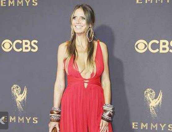 Emmys 2017 में दिखा प्रियंका चोपड़ा का जलवा, इन हॉलीवुड एक्ट्रेस के कपड़ों की भी हो रही है खूब चर्चा