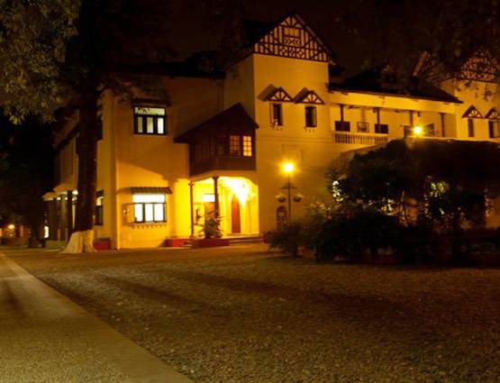 देहरादून के इस स्‍कूल से पढ़ी हैं करीना कपूर, 47 हजार है मंथली फीस