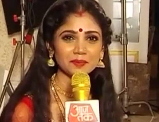 TV की ये 9 'बहू-बेटियां' भी रंगी मां की भक्ति में, देखें PHOTOS