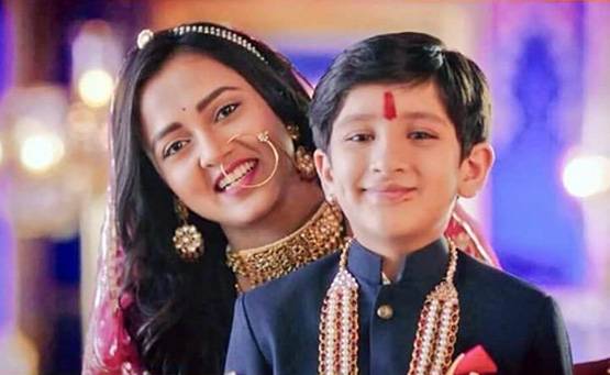 8 साल के लड़के से शादी के बाद विवादों में आई ये एक्ट्रेस दिखेगी बिग बॉस में !