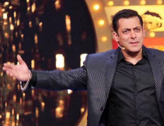 Bigg Boss 11 के पहले एपिसोड में ये करते दिखे सलमान
