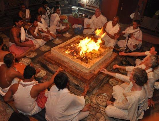 जानिये, हनुमान जी की पूजा में महिलाओं को क्या नहीं करना चाहिए, ये हैं वो 10 काम