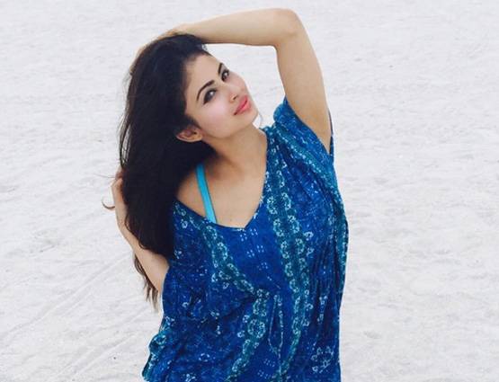 कई साल पहले फिल्मों में दिखी हैं मौनी, जानें TV की नागिन की 10 बातें