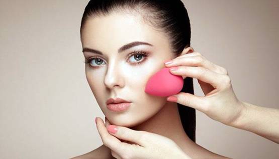 रोजाना मेकअप करने से होते हैं ये नुकसान...