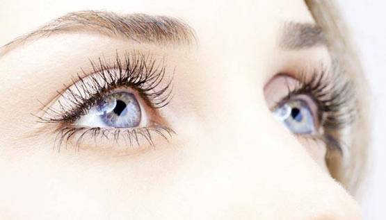 रोजाना मेकअप करने से होते हैं ये नुकसान...