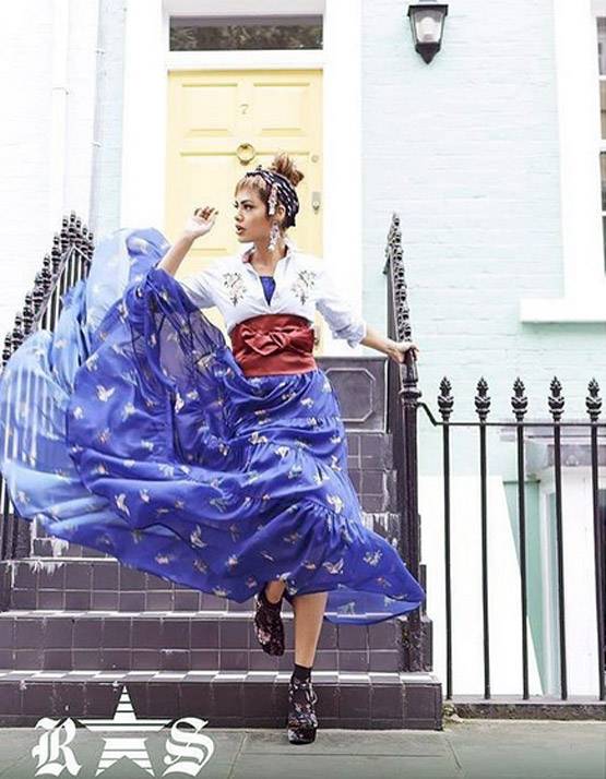 खुद को आउटसाइडर मानती है ये एक्ट्रेस, वायरल हो चुकी हैं BOLD PHOTOS