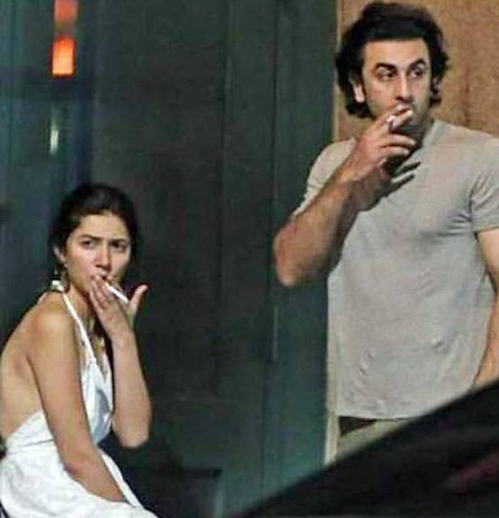 रणवीर के साथ फोटो पर ट्रोल हुई माहिरा, PAK यूजर्स बोले-यही मिला था