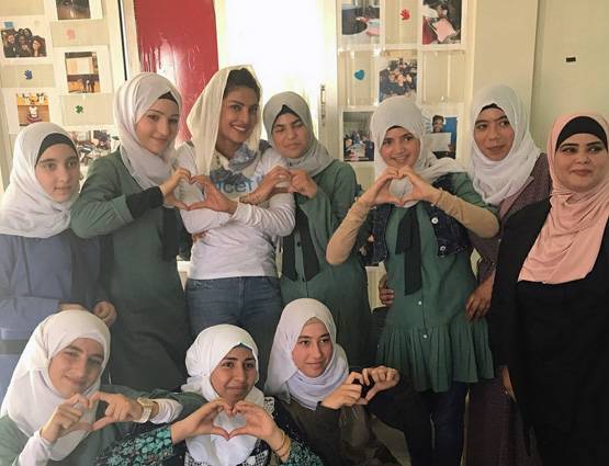 एंजेलीना के बाद सीरियाई शरणार्थियों के बीच प्रियंका, ट्रोल्स को दिया ये जवाब