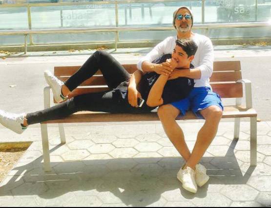 चार्मिंग लुक में नजर आया ये बॉलीवुड स्टार किड, फोटो वायरल