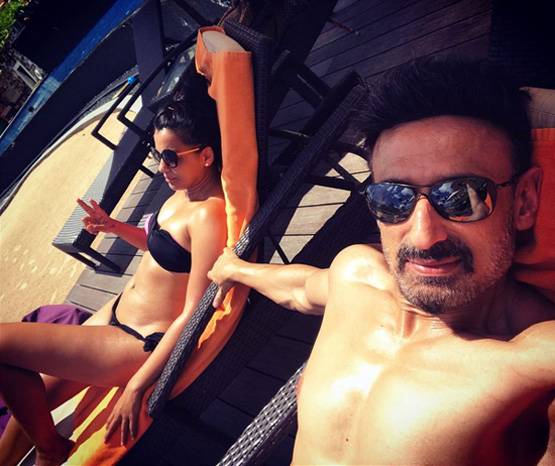 श्रीलंका में बॉयफ्रेंड राहुल देव के साथ रोमांटिक छुट्टियों पर मुग्धा गोडसे