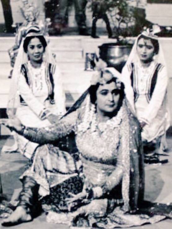 40 साल तक चॉकलेटी हीरो कहे गए ऋषि, इन फिल्मों से दिया जवाब