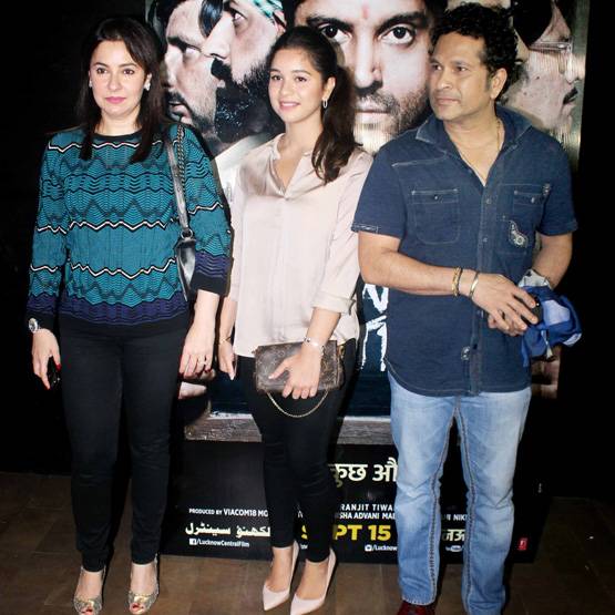 फिल्म स्क्रीनिंग पर सचिन की बेटी सारा के सामने सब पड़े फीके