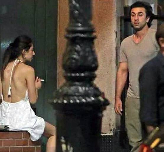 रणवीर के साथ फोटो पर ट्रोल हुई माहिरा, PAK यूजर्स बोले-यही मिला था