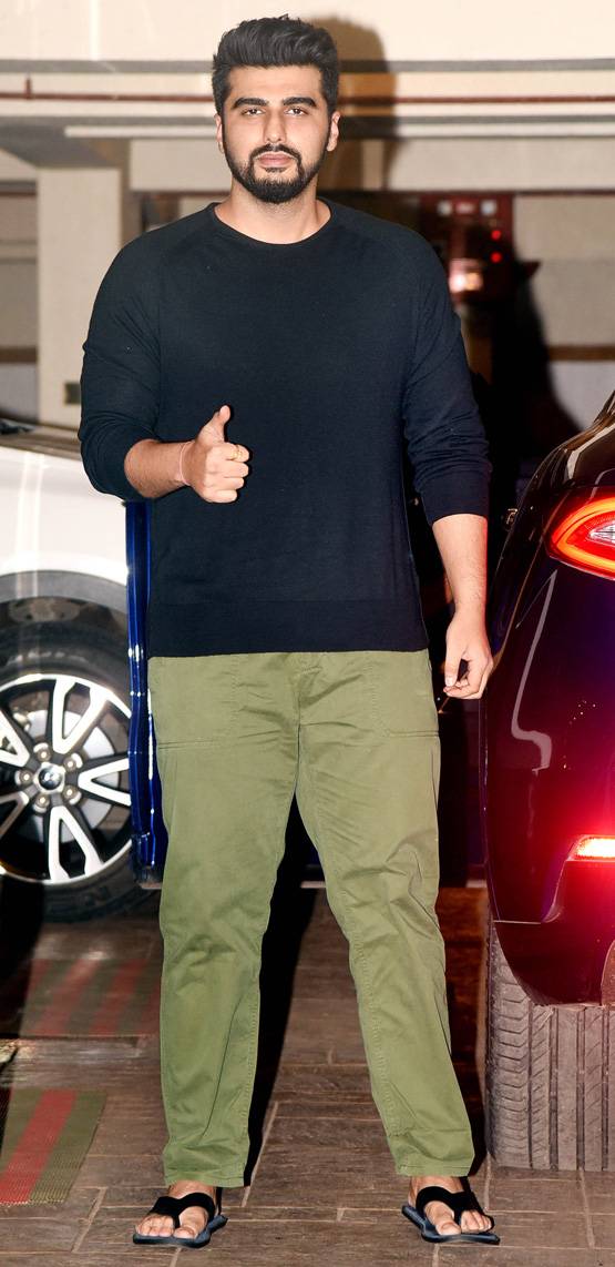 करीना ने अपने घर रखी बर्थडे पार्टी, 'बॉयफ्रेंड' संग पहुंची करिश्मा