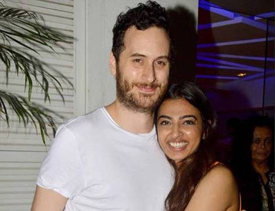 35 साल बड़े इस सुपरस्टार की बनीं ऑनस्क्रीन वाइफ, ब्रिटिशर से की शादी