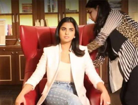 मुकेश अंबानी की बेटी ईशा अंबानी है देश की सबसे धनी लड़की, नेटवर्थ है 7100 मिलियन डॉलर