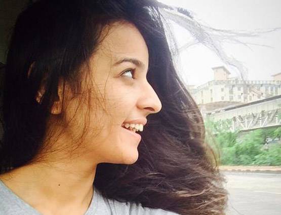 10 साल की उम्र से शुरू की एक्टि‍ंग, टीवी की वजह से टीन एज को करती हैं मिस