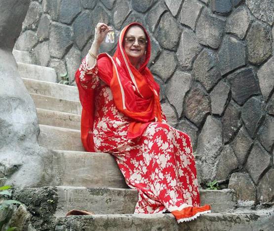 दिलीप कुमार ने जीता 11 साल पुराना केस, चाबी मिलते ही सायरा हुईं खुश