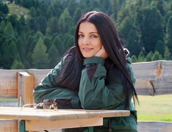 बाथटब में ऐसे रिलैक्स कर रही हैं सेलिना जेटली, दिखाया बेबी बंप