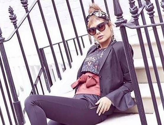 PHOTOS: बोल्ड फोटोशूट के बाद यहां बिकिनी में नजर आईं ईशा गुप्ता