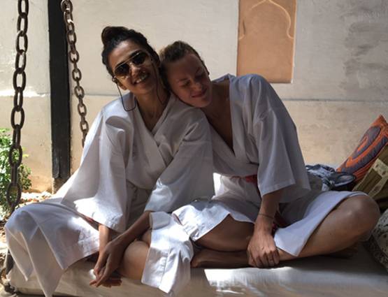 35 साल बड़े इस सुपरस्टार की बनीं ऑनस्क्रीन वाइफ, ब्रिटिशर से की शादी