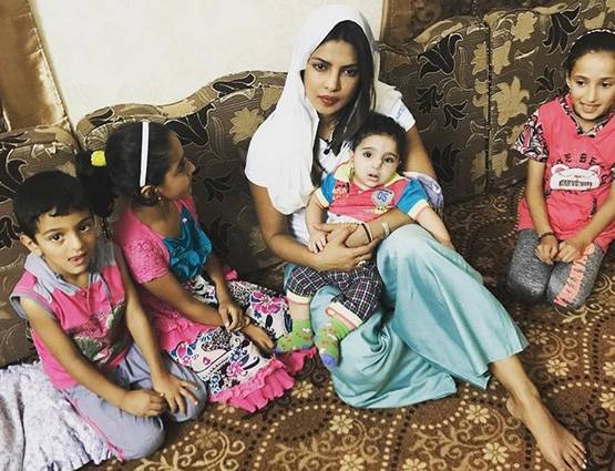 एंजेलीना के बाद सीरियाई शरणार्थियों के बीच प्रियंका, ट्रोल्स को दिया ये जवाब