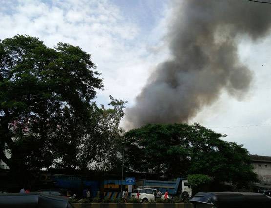 PHOTOS: राज कूपर का बनाया RK स्टूडियो आग में खाक, हुआ भारी नुकसान